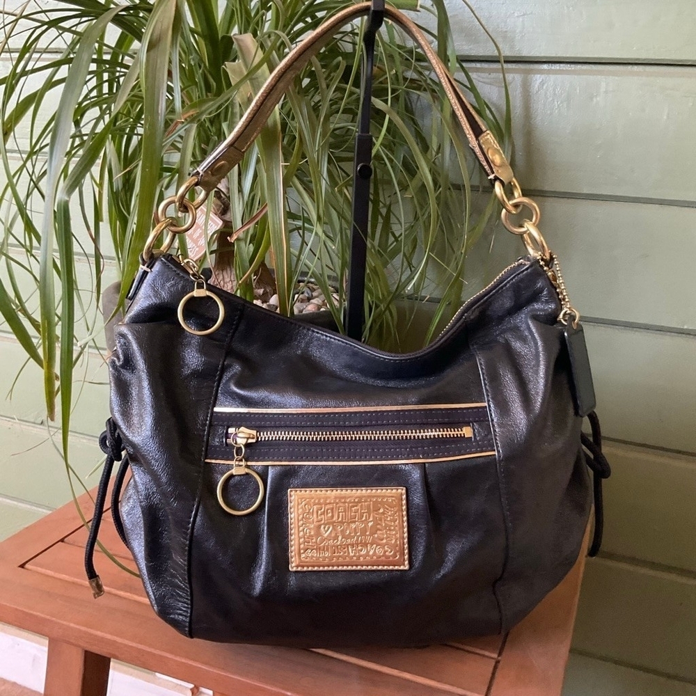 Coach Poppy Hobo - Black & Gold
